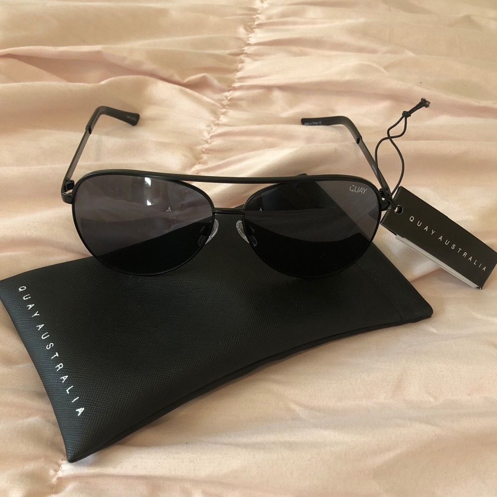 Quay Australia Vivienne 126 Sunglasses